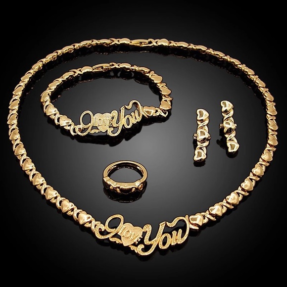 XOXO NECKLACE SET - Picture 5 of 6